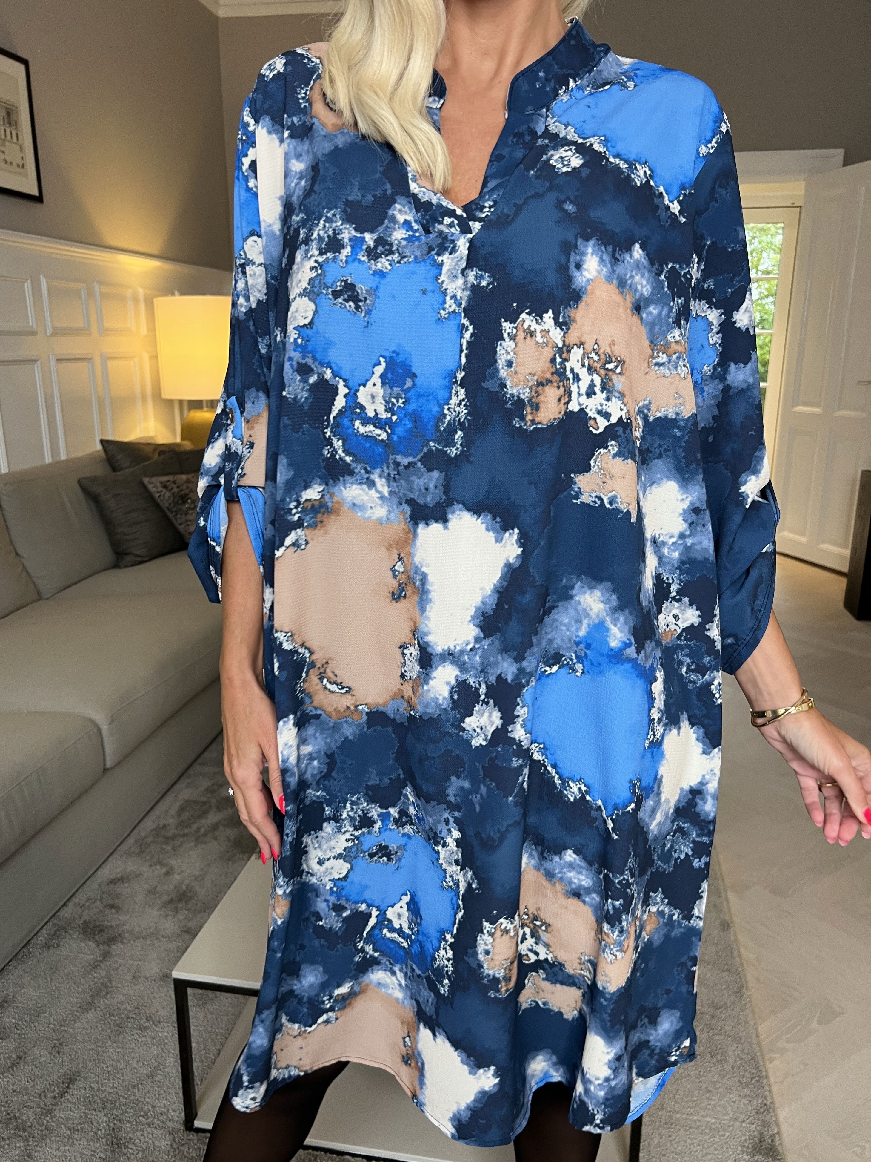 Vanesa Batik Long - Lätt och luftig mönstrad klänning